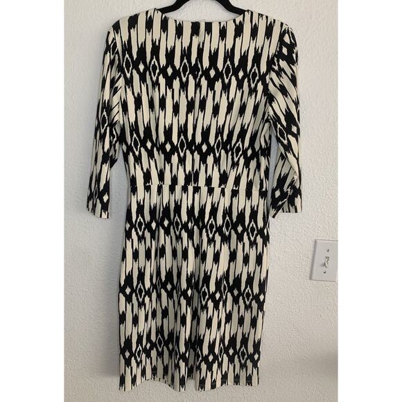 J. McLaughlin Catalina Cloth Black‎ Ivory Ikat Sheath Dress Size M - Picture 4 of 11